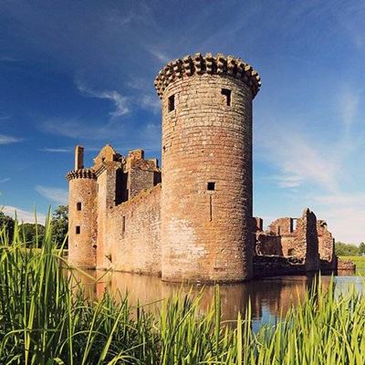CASTLE, WATER, MOAT, RAMPARTS, HISTORY, TOWERS, RUIN, REEDS, WINDOWS
