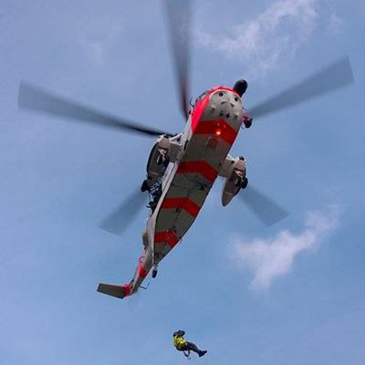 HELICOPTER, CASUALTY, WINCHMAN, ROTOR, FLYING, HOVERING, RESCUE