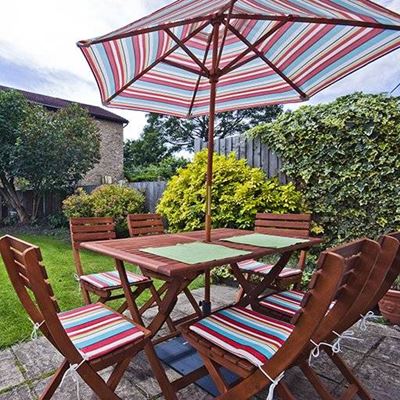 FURNITURE, LAWN, CUSHIONS, STRIPES, FENCE, GARDEN, CHAIRS, TABLE, PARASOL