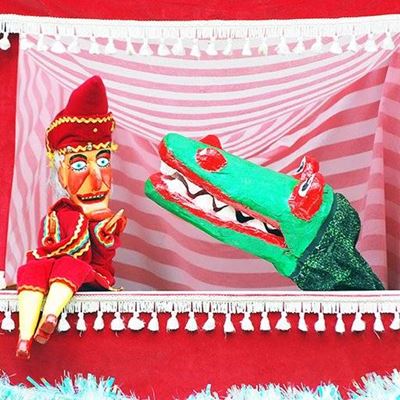PUPPETS, SHOW, CHILDREN, TASSELS, CROCODILE, TRADITIONAL, BOOTH