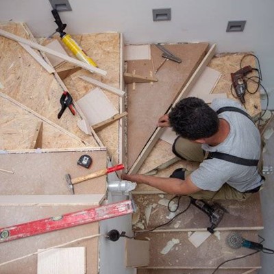 CARPENTER, MEASURE, DRILL, CABLE, BUILDING, FIT, STAIRS, HAMMER, WOOD, SPIRITLEVEL, DESIGN