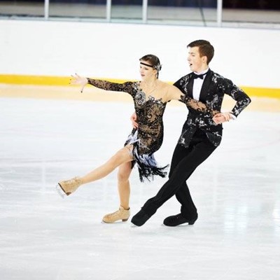 DANCE, ROUTINE, BOWTIE, LACE, HEADBAND, SPORT, ICERINK, COUPLE, COMPETITION, SKATING, COSTUMES