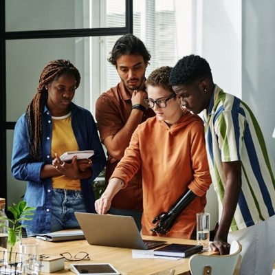 WATER, NOTEPAD, GLASSES, STRIPES, DENIM, PAPER, EARRING, LAPTOP, BEARD, GROUP, WATCH