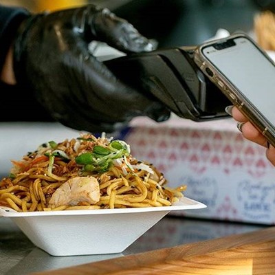CONTACTLESS, MACHINE, CHICKEN, BOWL, GARNISH, PAYMENT, PHONE, FINGERNAILS, GLOVE, NOODLES, STIRFRY