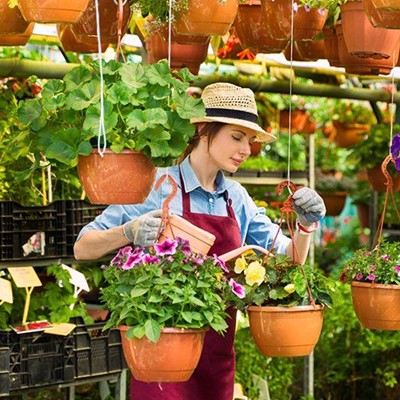 GARDENER, FLOWERS, POTS, PLANTS, WATERINGCAN, LABELS, HANGING, HOOK, HAT, CRATES, LEAVES, PLASTIC