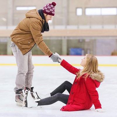 HELPINGHAND, HAT, GLOVES, RINK, ICE, COUPLE, SKATING, SCARF, LEISURE, COLD, WINTER