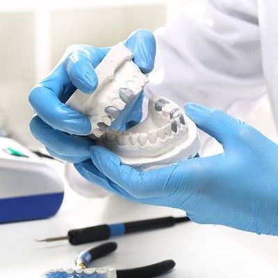 FALSETEETH, HANDS, MOUTH, LOWER, DENTURES, GLOVES, DENTISTRY, CLINIC, LAB, UPPER