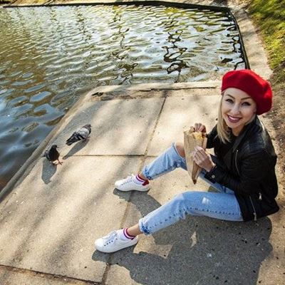 BERET, JACKET, JEANS, SNEAKERS, SHADOW, LEATHER, BREAD, PIGEON, LAKE