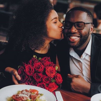 ROSES, DATE, COUPLE, KISS, PETALS, DINNER, BOUQUET, PLATE, FOOD, SMILE, GLASSES, JACKET, ROMANTIC