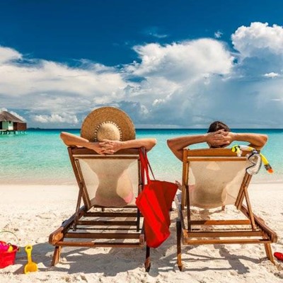 OCEAN, VACATION, BEACH, BUCKET, GOGGLES, SAND, HAT, BAG, SPADE, SNORKEL, CLOUDS, DECKCHAIR