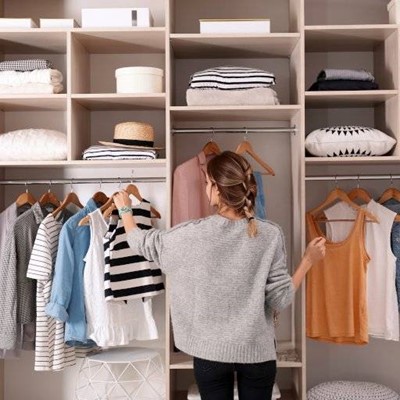 CLOTHES, CUSHION, STYLE, FOLDED, JUMPER, SHELVING, CLOSET, HANGERS, RAIL, BOXES, STRIPES