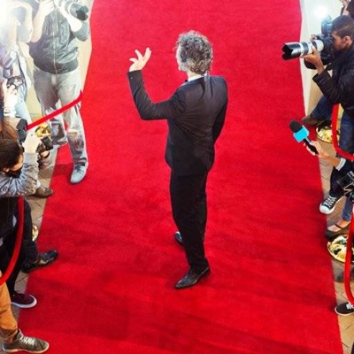 REDCARPET, ROPES, PAPARAZZI, EVENT, MEDIA, CAMERAS, FLASH, PREMIERE, REPORTER, MICROPHONE, SUIT