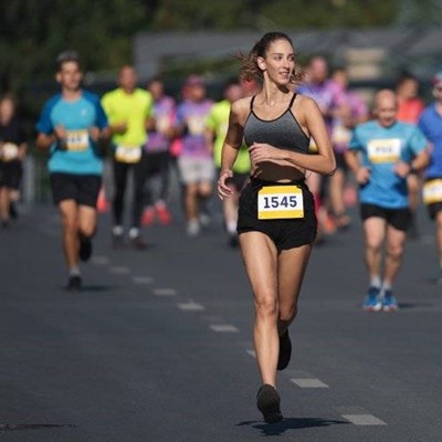 NUMBERS, SHORTS, ATHLETES, DISTANCE, RUNNING, COMPETITORS, MARATHON, RACE, SNEAKERS, ROAD, TIME